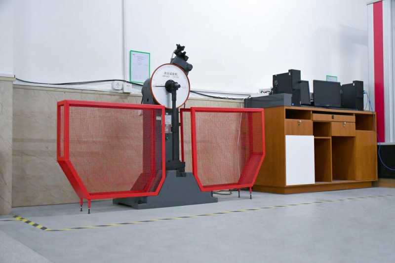 प्रभाव परीक्षण मशीन